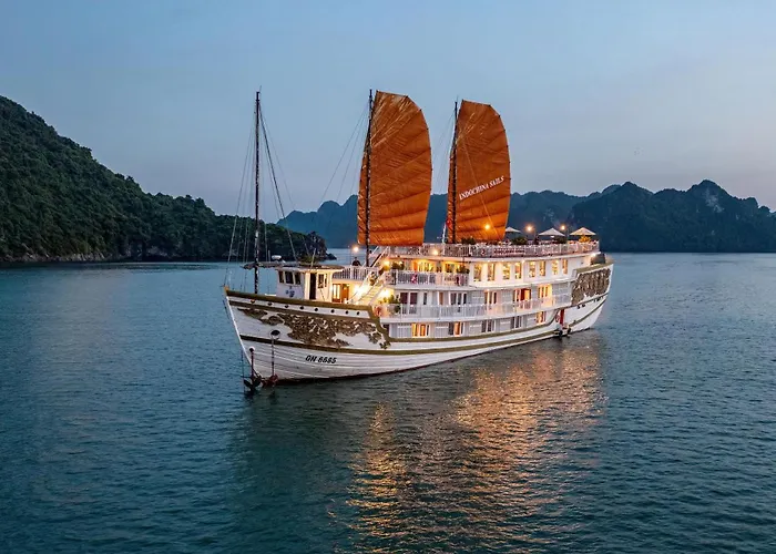 Indochina Sails Hạ Long